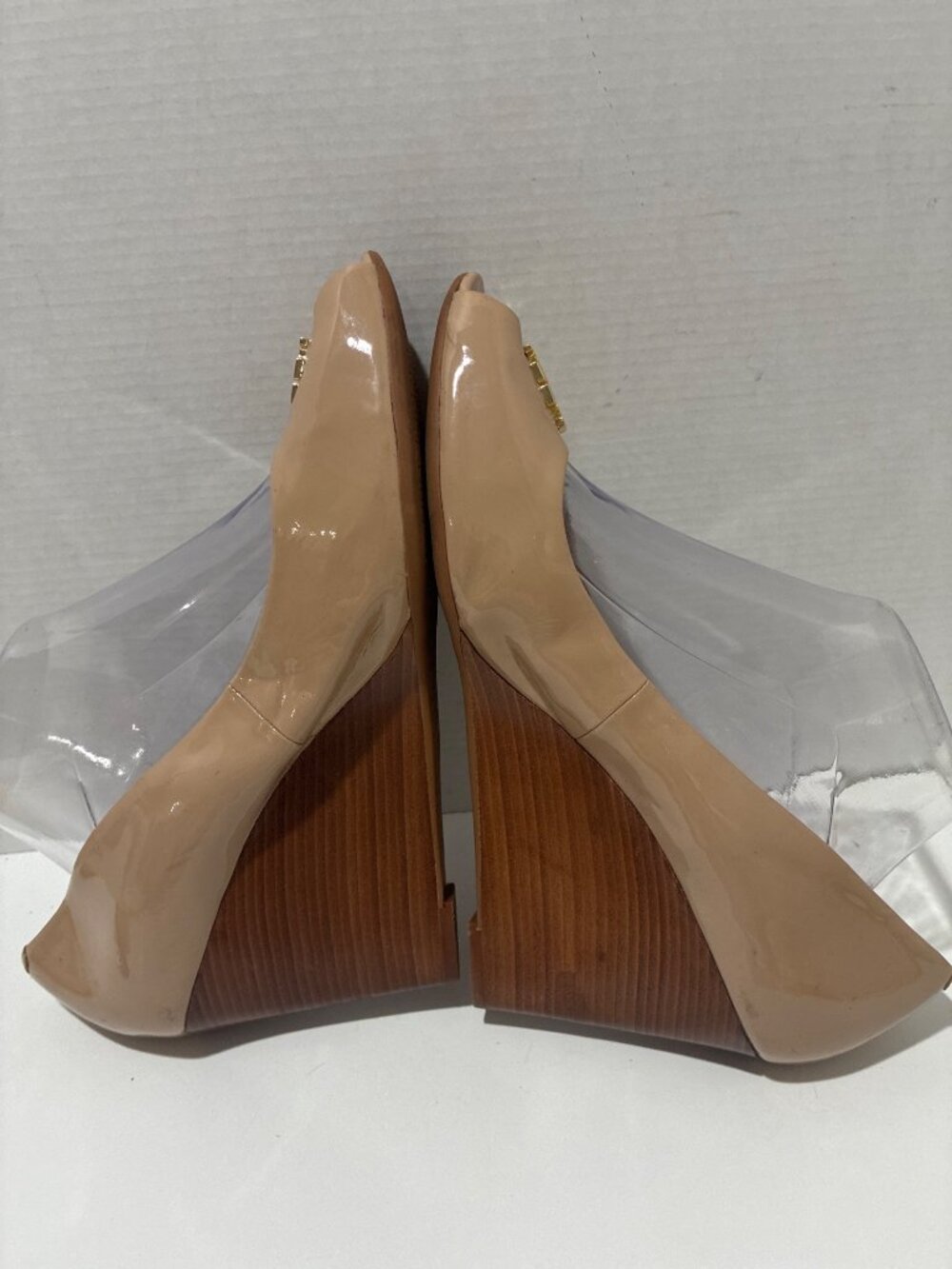 Tory Burch Shoes leather peep-toe wedges nude beige color gold logo plate size 1 - Picture 4 of 7